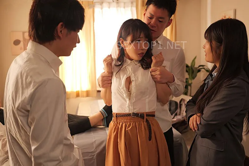 Không ưa má kế, bé con gọi bạn học về nhà cưỡng hiếp